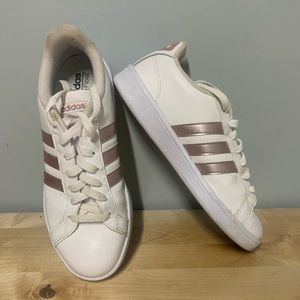 Adidas superstar size 9